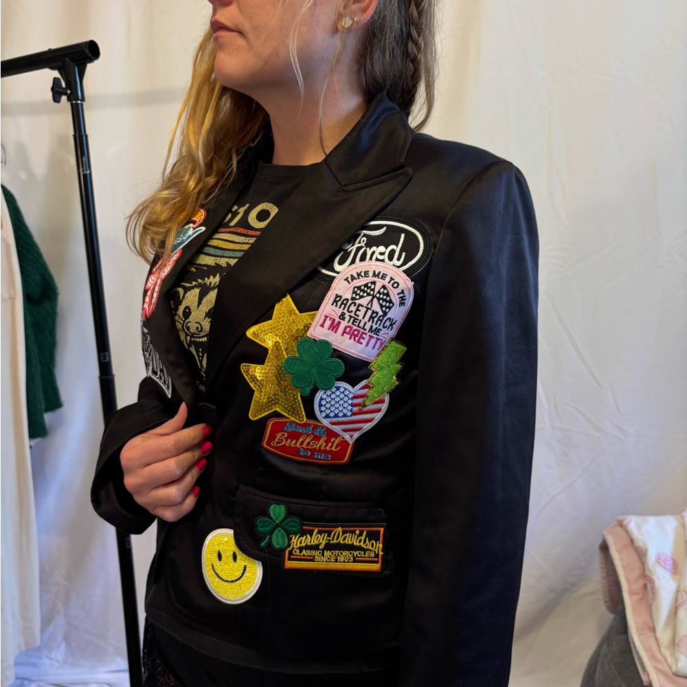 Ashley Jacket with Racing Patches. Kenar - Picture 3 of 4